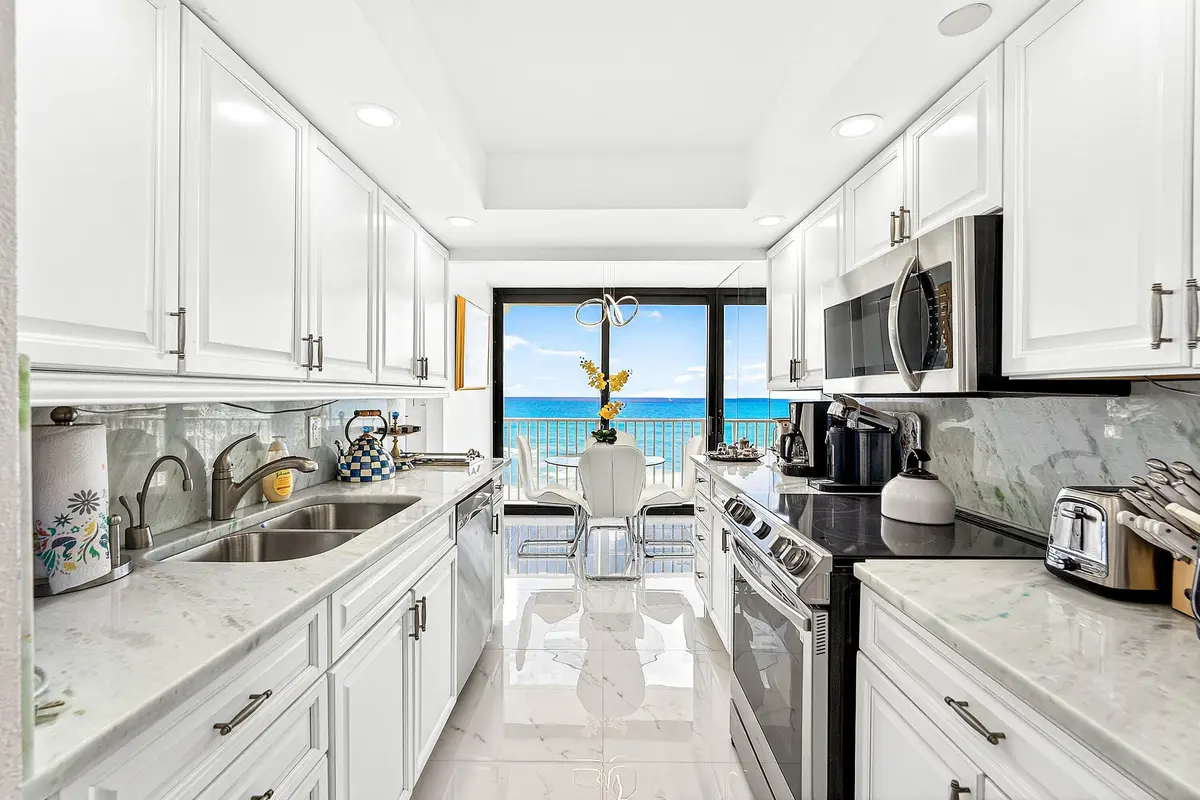 006-3360SouthOceanBoulevard-6C-PalmBeach at 3360 S Ocean Boulevard, Palm Beach