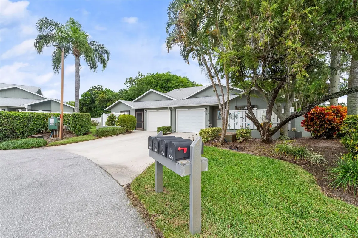 Photo 2 at 6809 SE Yorktown Drive, Hobe Sound