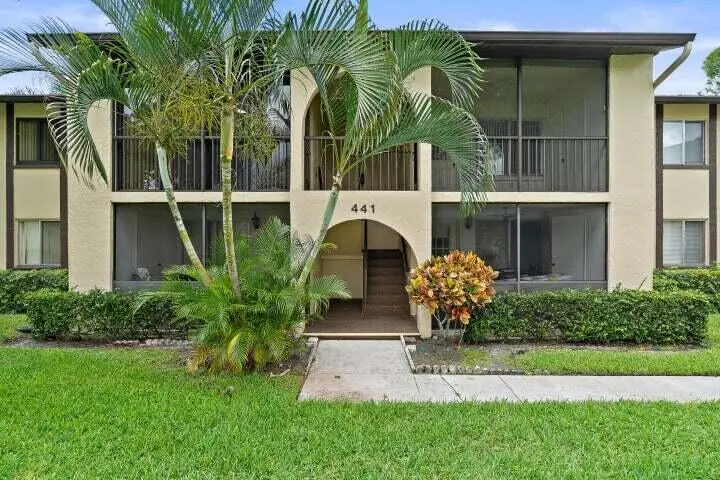 Building at 441 Pine Glen Lane D-2, Greenacres