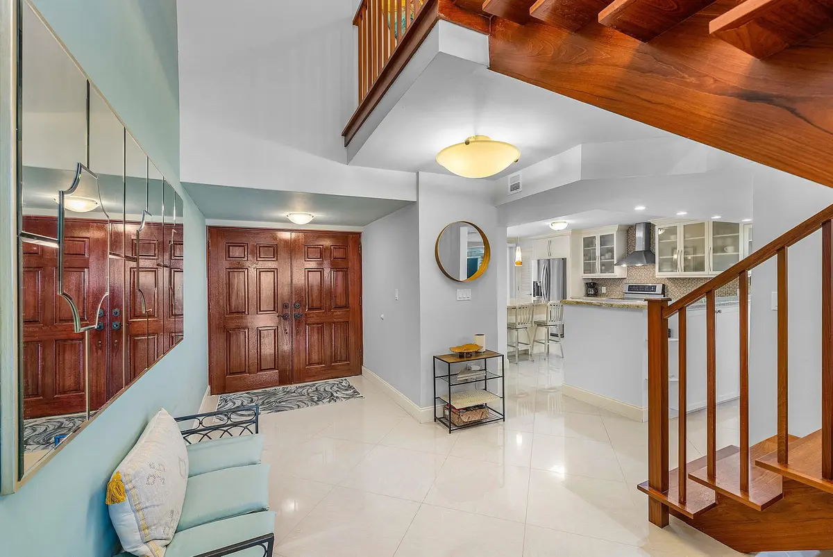 ENTRY HALL at 2155 S Ocean Boulevard 7, Delray Beach