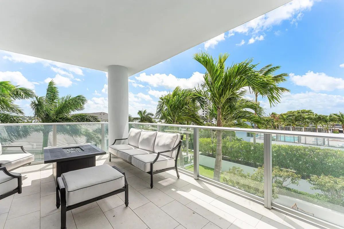 Florida Living! at 2 Water Club Way 403, North Palm Beach