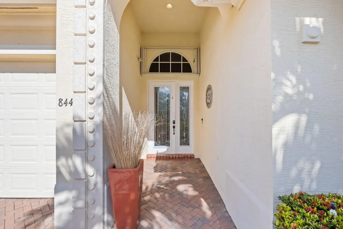 Photo 7 at 844 SW Pebble Lane, Palm City