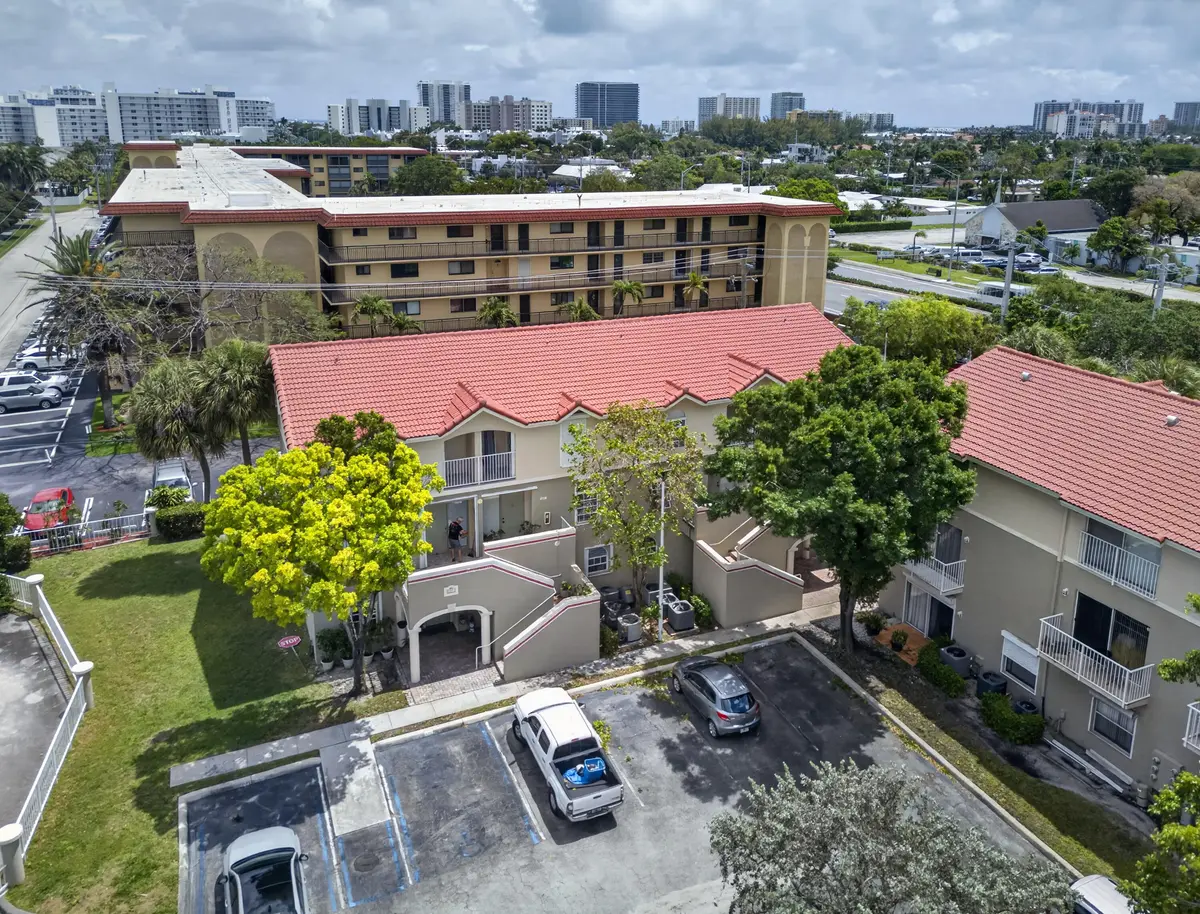 brooks at 2501 NE 14th Street 301, Pompano Beach