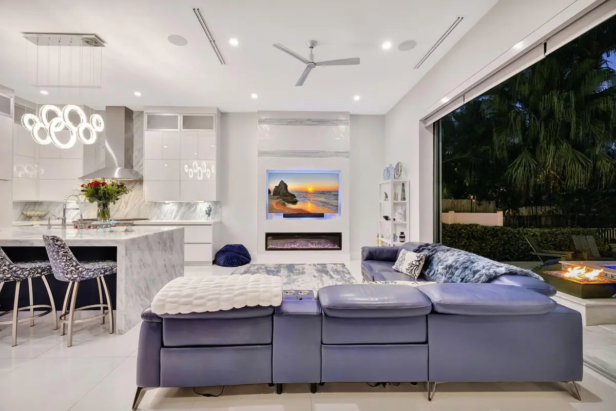 118-web-or-mls-699A9590 at 334 Isle Of Capri Drive, Fort Lauderdale