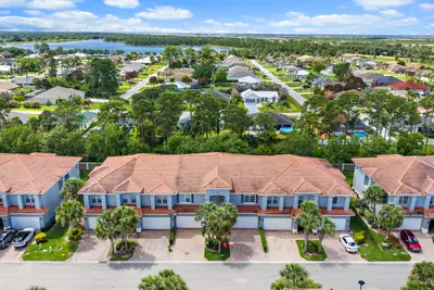 2170 SW Cape Cod Drive, Port St. Lucie – Townhouse for sale