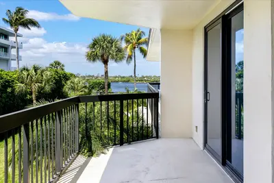 2778 S Ocean Boulevard 203s, Palm Beach – sold
