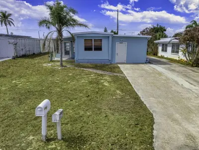 8420 SE Eagle Avenue, Hobe Sound – leased