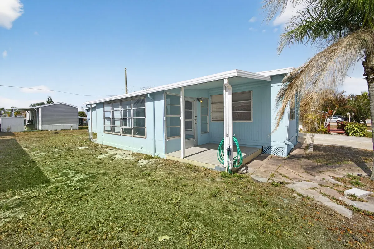 5-web-or-mls-5D1A5102 at 8420 SE Eagle Avenue, Hobe Sound