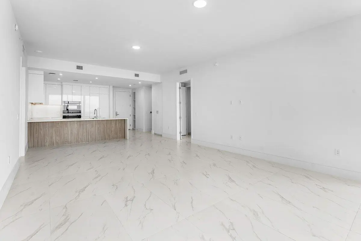 010-220LakeShoreDrive-1415-LakePark-FL-3 at 220 Lake Shore Drive 1415, Lake Park