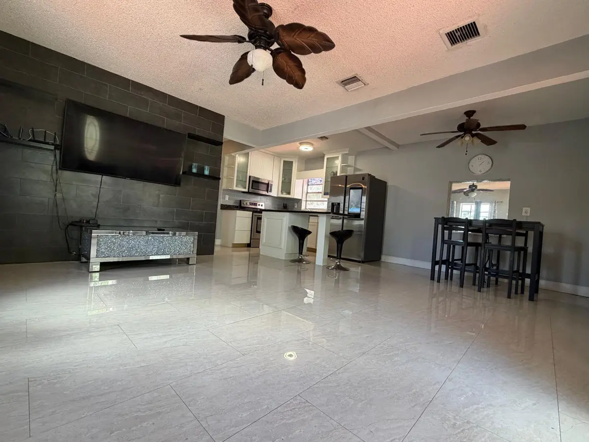 WhatsApp Image 2026-04-12 at 15.53.10 (4 at 1674 NE 169th Street, North Miami Beach