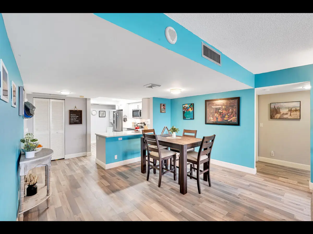 2400 Pres. #401 at 2400 Presidential Way 401, West Palm Beach