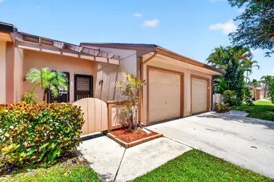 6 Farnworth Drive, Boynton Beach – sold