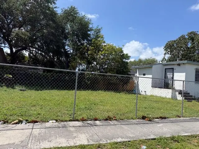 Yard at 1580 NW 77th Terrace, Miami