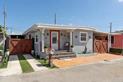 3205 W 16th Avenue, Hialeah – Manufactured Home for sale
