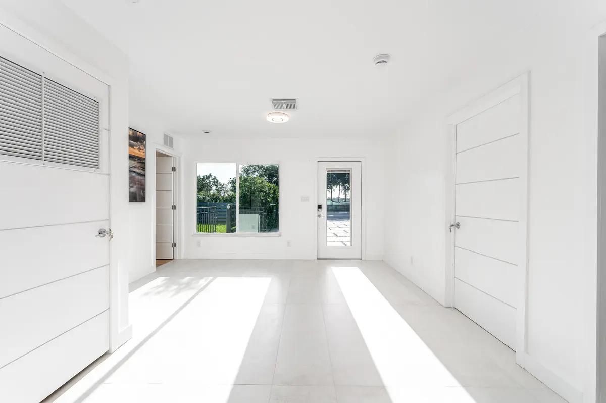 2 Entry-2 at 3470 NW 21st Avenue, Oakland Park
