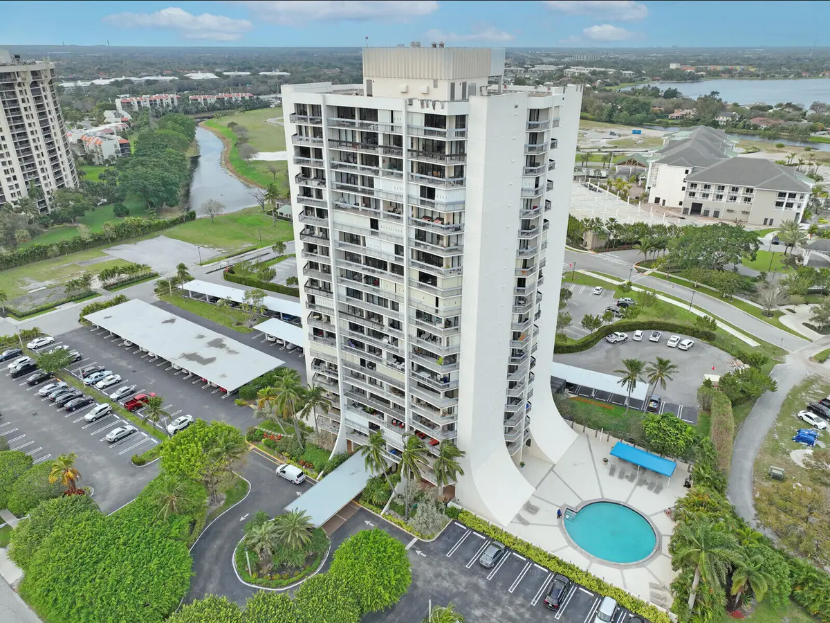 2400 Pres. #401 at 2400 Presidential Way 401, West Palm Beach