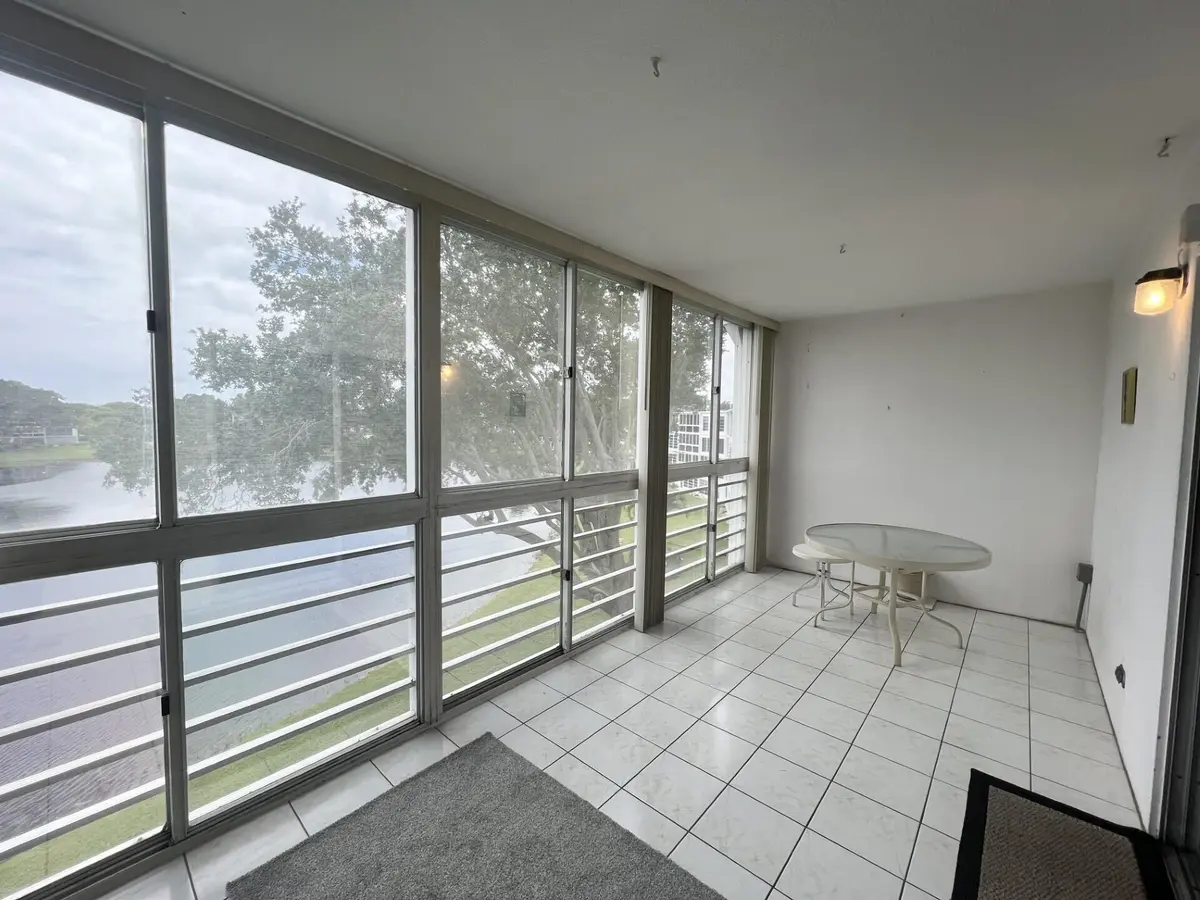 5aef27d5-4cab-49a5-a060-1147ea262bd3 at 4116 Cambridge E, Deerfield Beach