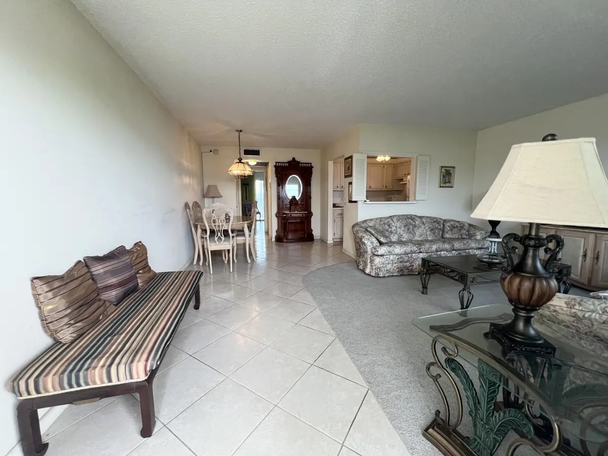 b56f35c4-2393-466e-8772-f926d6aed546 at 4116 Cambridge E, Deerfield Beach