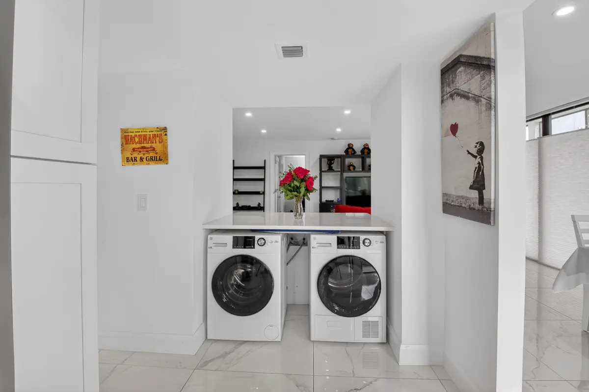 Washer/Dryer at 6815 Willow Wood Drive 4012, Boca Raton