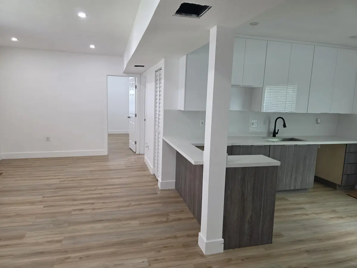 5-e23c9491-13b7-4a26-a103-7f3eb5236e37 at 9900 NW 25th Avenue, Miami