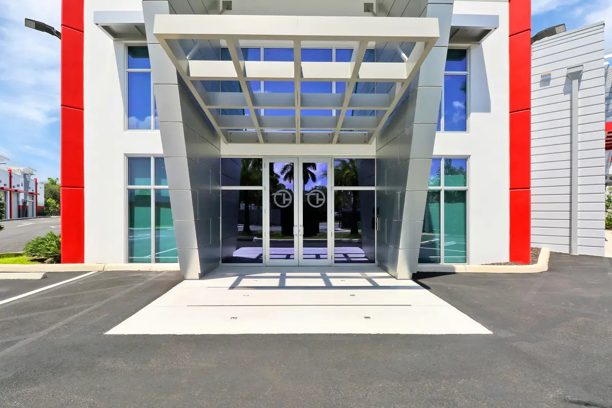 owner lounge at 7210 Haverhill Business Parkway 13, Riviera Beach