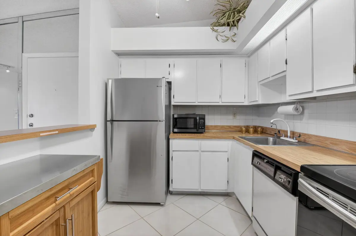 Kitchen at 15496 Lakes Of Delray Boulevard 206, Delray Beach