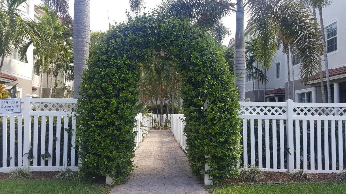 Entrance at 118 Ocean Cay Way, Hypoluxo