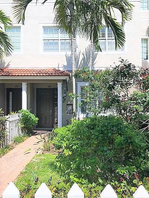 Entry Way at 118 Ocean Cay Way, Hypoluxo