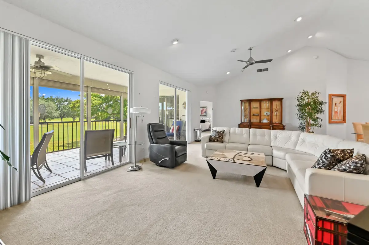 18 Living room 05 at 11618 Briarwood Circle 4, Boynton Beach