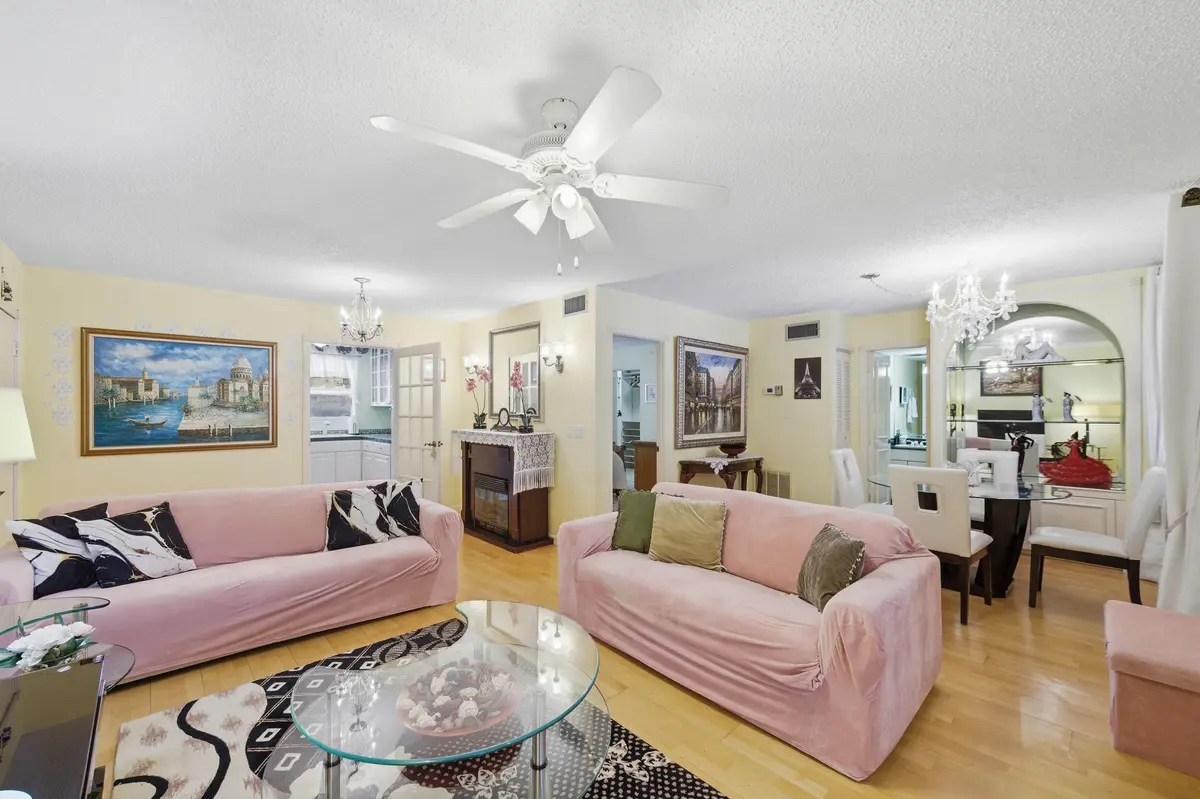 Living room at 112 Lake Anne Drive, West Palm Beach