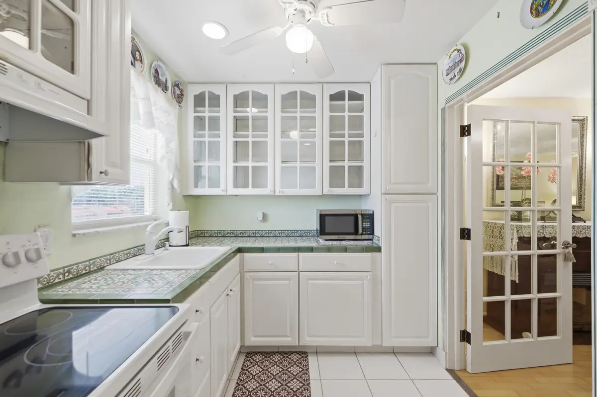 Kitchen at 112 Lake Anne Drive, West Palm Beach