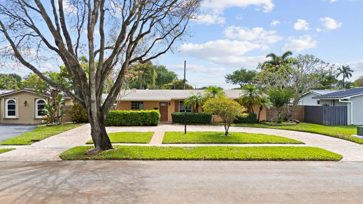 Exterior at 5018 SW 91st Terrace, Cooper City