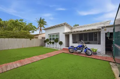 516 SW 15th Street 1-1, Fort Lauderdale – Duplex for sale