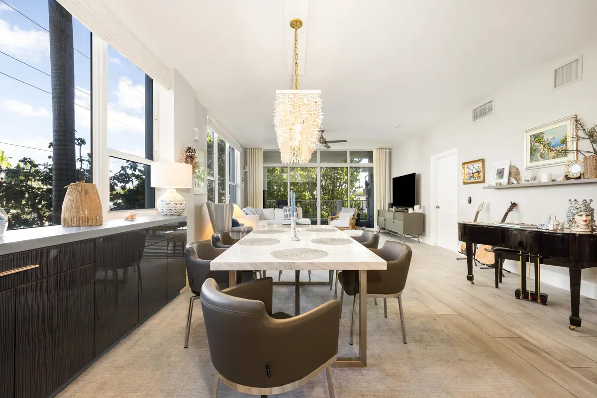 Great Room at 701 SE 21st Avenue 201, Deerfield Beach