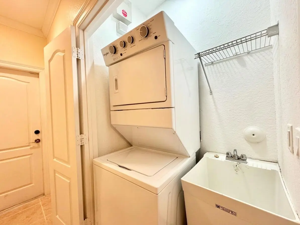 In-unit Laundry at 531 S Federal Highway 15, Lake Worth Beach