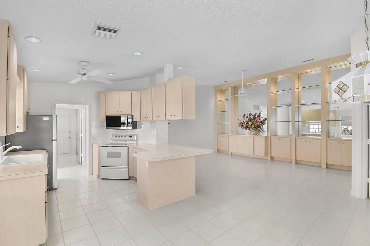 18-web-or-mls-500_6153 at 7767 SE Spicewood Circle, Hobe Sound