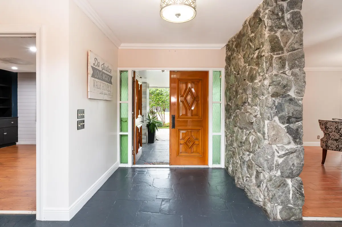 photo-6 at 4734 Jefferson Street, Hollywood
