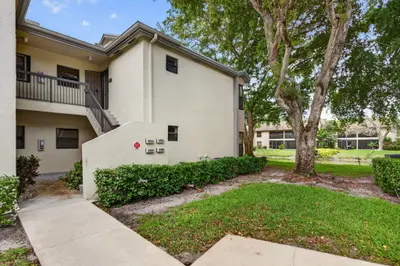4500 Carambola Circle 27305, Coconut Creek – Condominium for sale