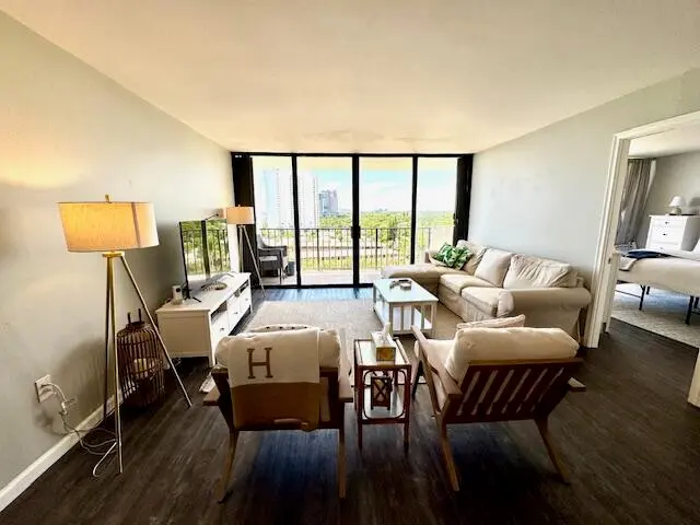 IMG_6670 at 5600 N Flagler Drive 904, West Palm Beach