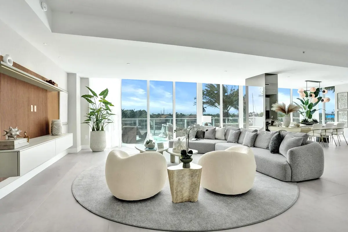1.1 at 407 N Riverside Drive 204, Pompano Beach