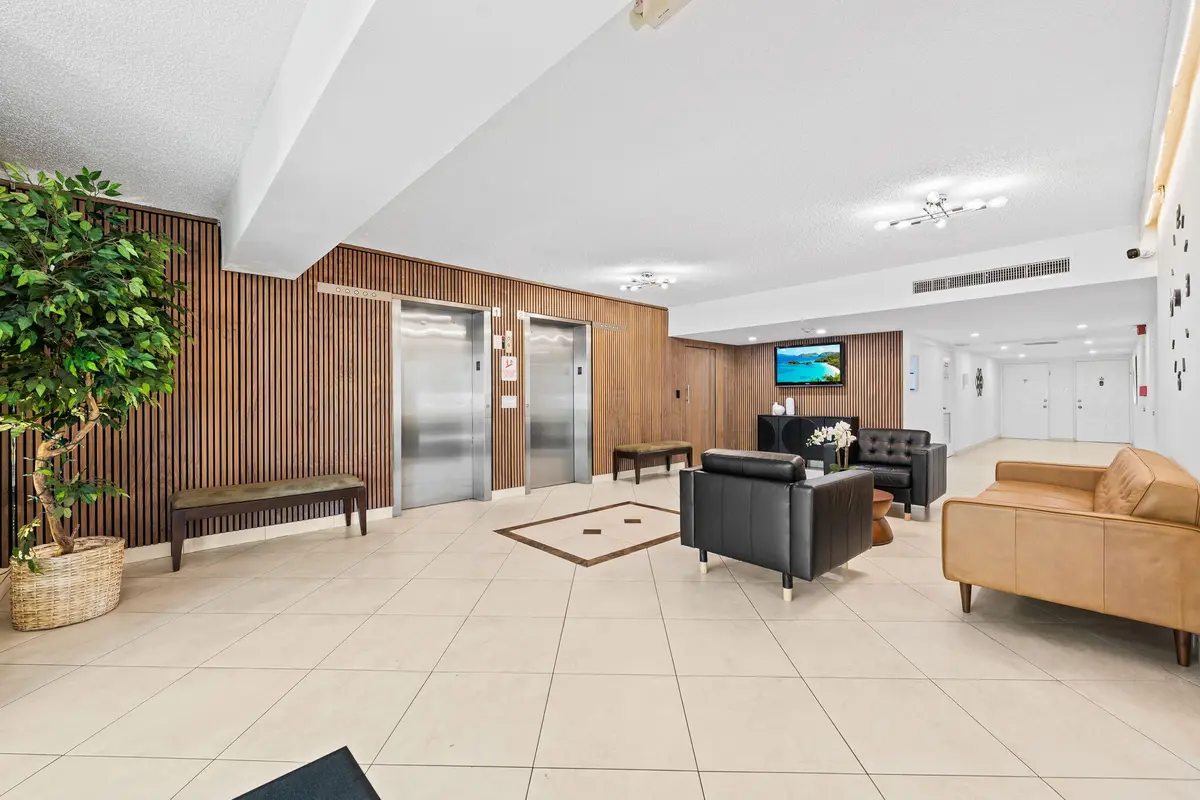 2-web-or-mls-DSC_0012 at 3960 Oaks Clubhouse Drive 304, Pompano Beach
