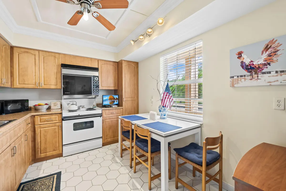6-web-or-mls-DSC_9918 at 3960 Oaks Clubhouse Drive 304, Pompano Beach
