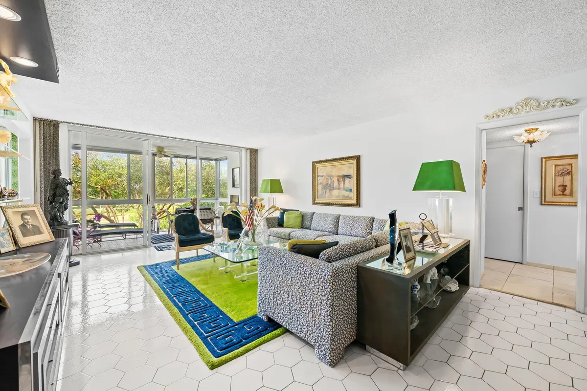 8-web-or-mls-DSC_9924 at 3960 Oaks Clubhouse Drive 304, Pompano Beach