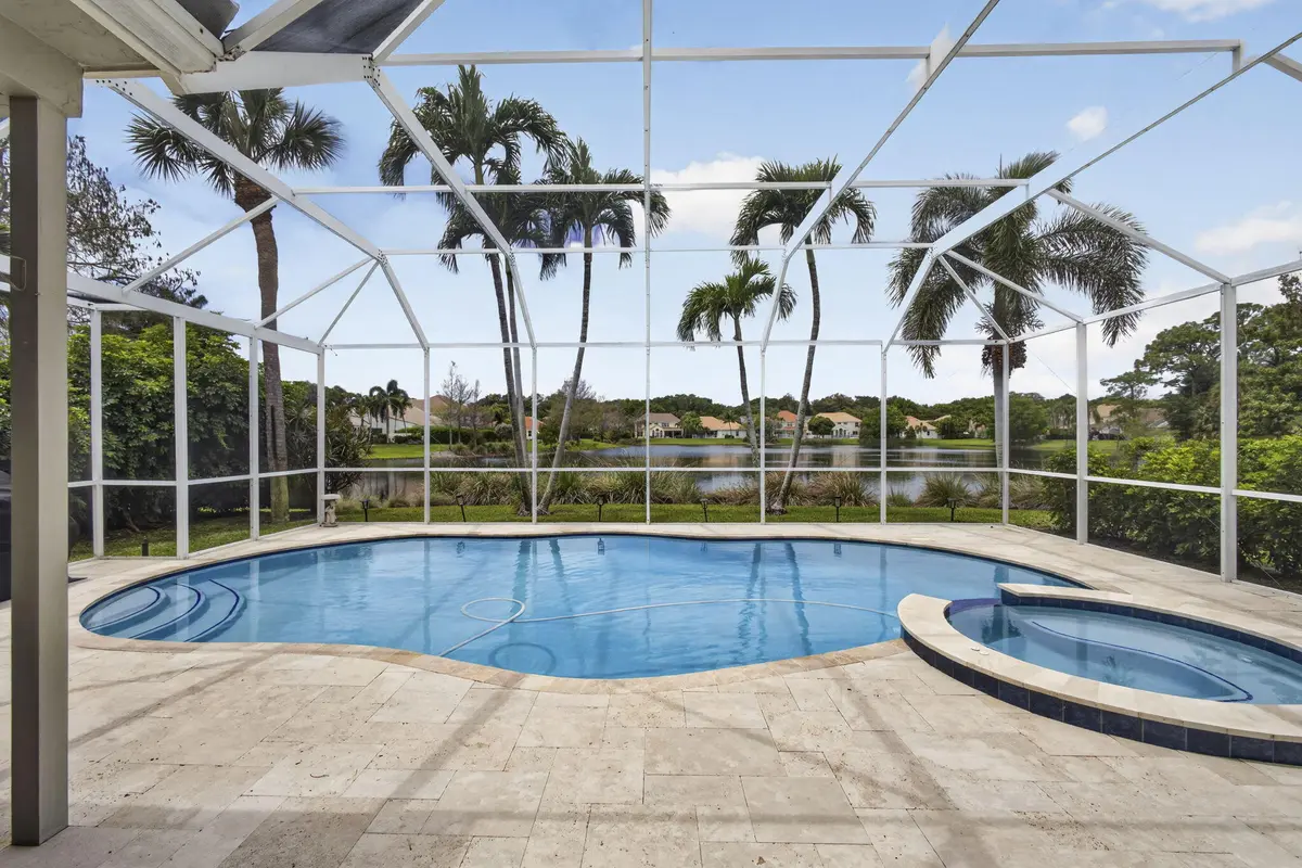 Screened pool& Spa at 71 Princewood Lane, Palm Beach Gardens