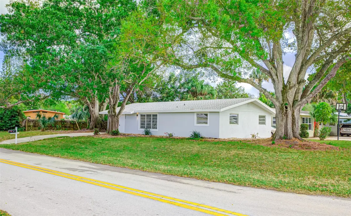 Photo 3 at 3105 18th Street, Vero Beach