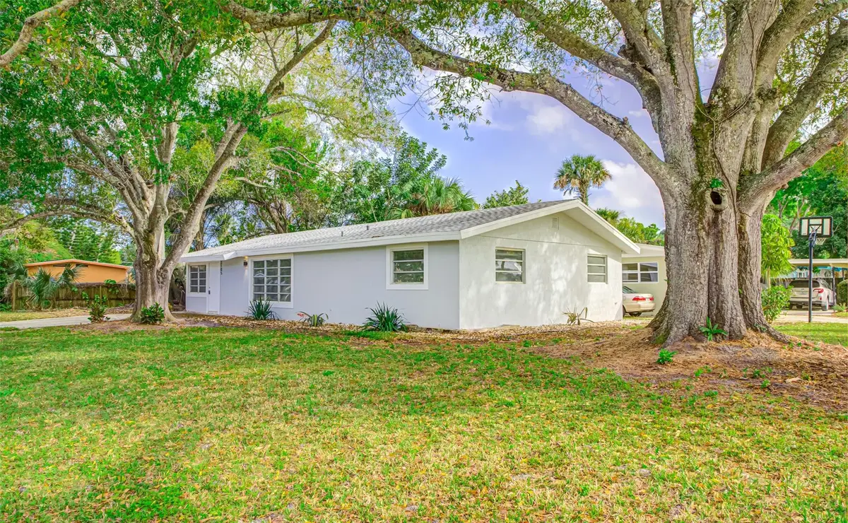 Photo 4 at 3105 18th Street, Vero Beach
