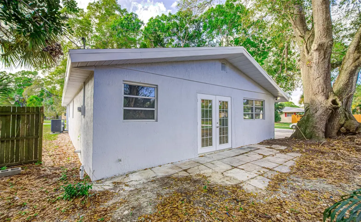 Photo 8 at 3105 18th Street, Vero Beach