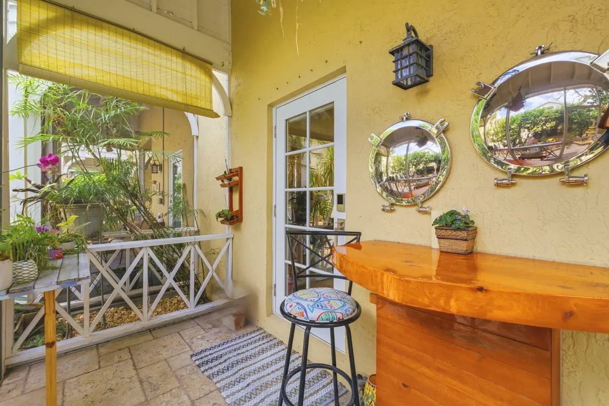 8-web-or-mls-DSC03228_decluttered at 1220 W Las Olas Boulevard 1220, Fort Lauderdale