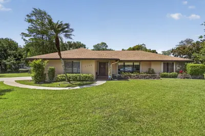 12338 Old Country Road, Wellington – sold