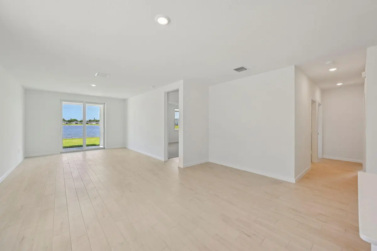 5474 Hampton Park Cir Vero Beach FL (8) at 5474 Hampton Park Circle, Vero Beach
